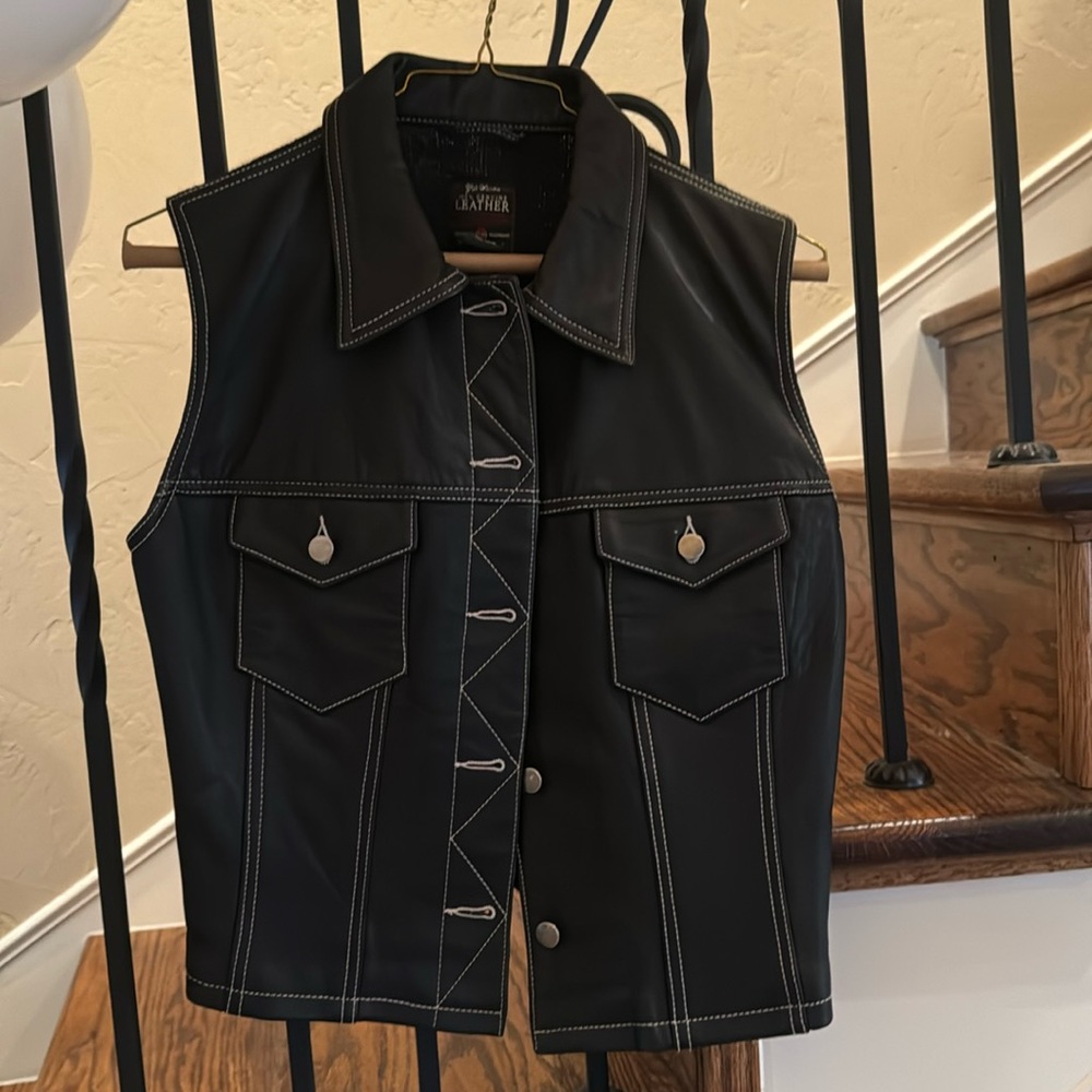 Vintage Gap Genuine Leather Vest Women’s Medium.